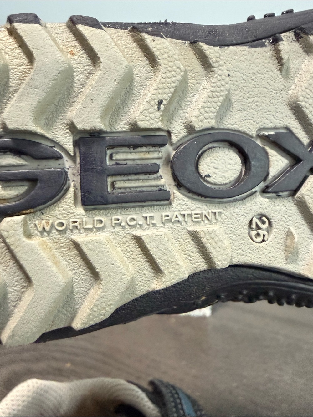 GEOX Kid’s shoes with genuine leather insoles Size 8,5 - Picture 6 of 10